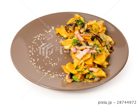 Fried potatoes with mushrooms and bacon Fried potatoes with mushrooms and bacon 28744972