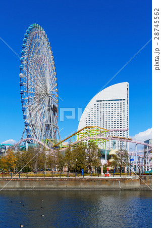 横浜みなとみらいと大観覧車 28745562