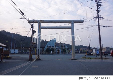 早朝の二見浦駅 28748331