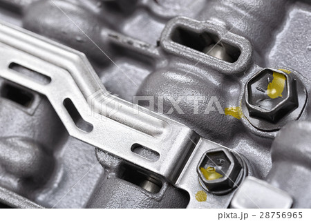 Mechanical part with metal components and 28756965