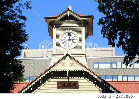 青空の札幌市時計台 28758857