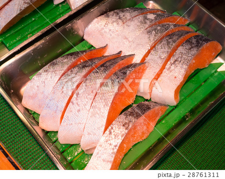 塩鮭売り場 28761311