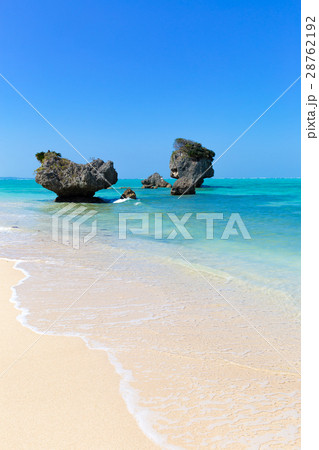 沖縄_奇岩ある絶景ビーチ 沖縄_奇岩ある絶景ビーチ 28762192