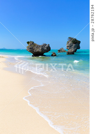 沖縄_奇岩ある絶景ビーチ 沖縄_奇岩ある絶景ビーチ 28762194