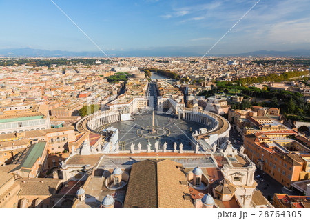 バチカン サン・ピエトロ広場とローマ市街の景色 バチカン サン・ピエトロ広場とローマ市街の景色 28764305