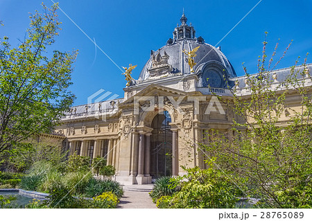 Petit Palais or Small Palace green backyard Petit Palais or Small Palace green backyard 28765089