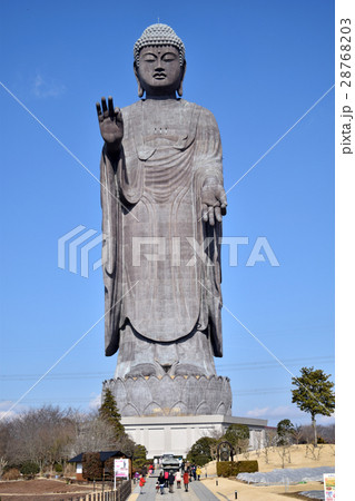茨城県 世界一の青銅製立像 牛久大仏（うしくだいぶつ）の写真