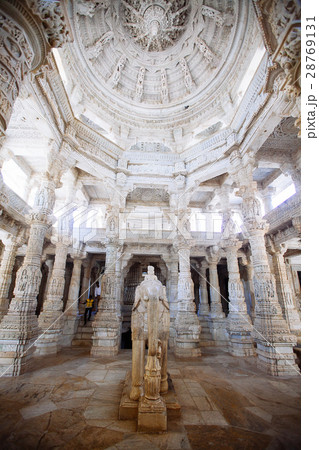 Interior of Ranakpur Temple in Rajasthan, India 28769131