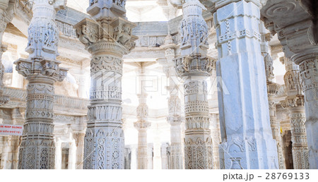 Interior of Ranakpur Temple in Rajasthan, India 28769133