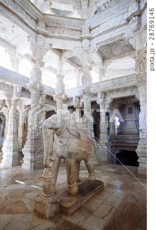 Interior of Ranakpur Temple in Rajasthan, India Interior of Ranakpur Temple in Rajasthan, India 28769146