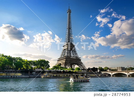 Parisian summer landscape 28774953
