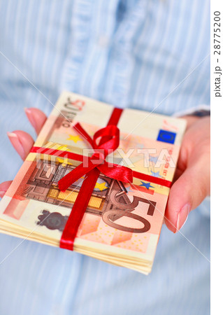 Gift. 28775200