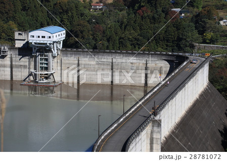 埼玉・群馬県境にある下久保ダム 埼玉・群馬県境にある下久保ダム 28781072