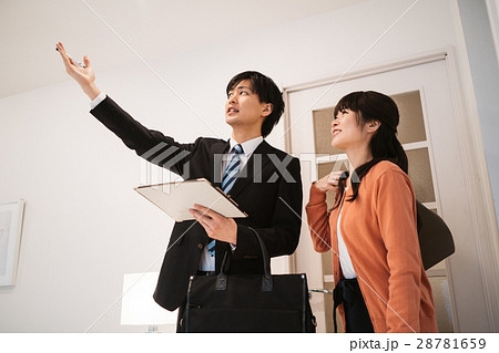 引越し業者 内見イメージの写真素材