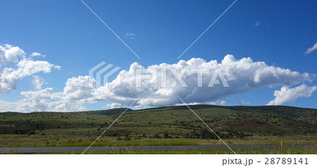 アリゾナの 丘陵と空 夏の風景素材 アリゾナの 丘陵と空 夏の風景素材 28789141