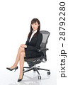 スーツ姿の女性 クールな表情 28792280