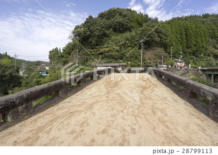 緑川本流の最大の難所,船津峡に架けられた日本一の単一アーチ式石橋「霊台橋」れいだいきょう 28799113