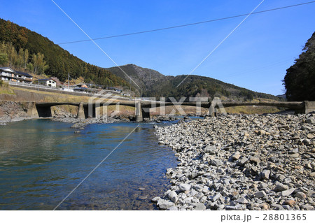 高知県四万十町 向山沈下橋(別名:上岡沈下橋) 高知県四万十町 向山沈下橋(別名:上岡沈下橋) 28801365