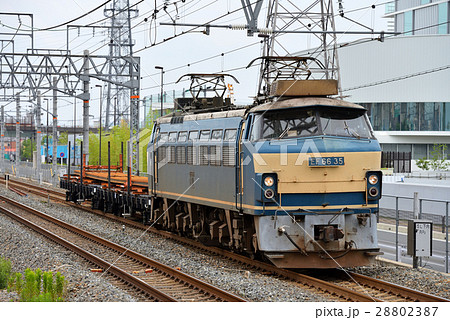 現在は京都鉄道博物館に保存されているEF6635のレール輸送列車 28802387