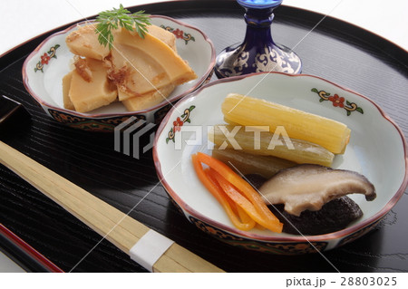 春の煮物　筍と蕗の煮物 28803025