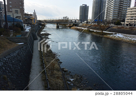 盛岡駅近くの北上川 28805044