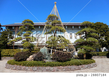 花畑記念庭園 松の雪吊りと 桜花亭 2月 東京都足立区の写真素材 7184