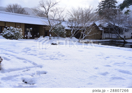 雪景色の山寺常山邸 28807266