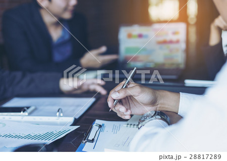 Business meeting planning business investment. Concept Teamwork 28817289