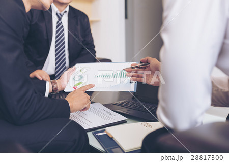 Business meeting planning business investment. Concept Teamwork 28817300