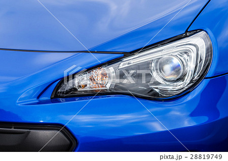 クルマのヘッドライト Headlight of the car クルマのヘッドライト Headlight of the car 28819749