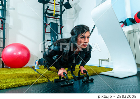 The female athlete doing they exercise in a ems 28822008