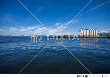 深く碧い函館港の海と空 深く碧い函館港の海と空 28822196