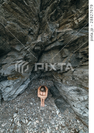 Loneliness in the rocks. Loneliness in the rocks. 28827679