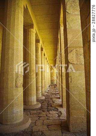 Ancient the Valley of the Queens Temple in Luxor 28827776