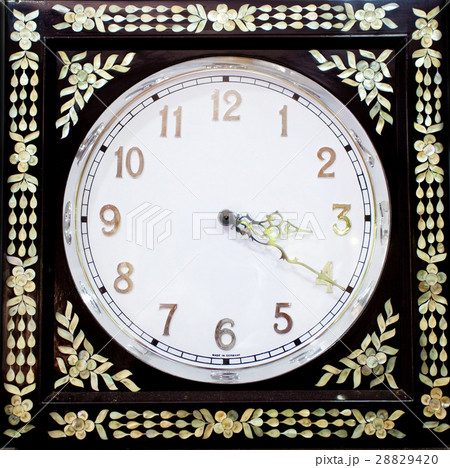 Clock 28829420