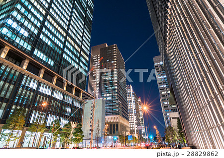 東京・丸の内オフィス街の夜景 28829862