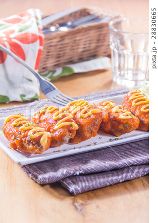 grilled chicken wings 28830665