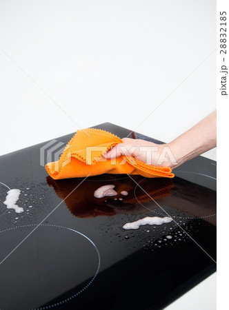 Hand cleaning induction stove Hand cleaning induction stove 28832185