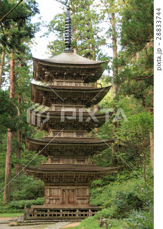 国宝　羽黒山五重塔 28833744