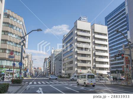 蔵前橋通りと清洲橋通りが交わる鳥越一丁目交差点（東京都台東区） 28833933