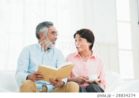 シニアの夫婦 シニアの夫婦 28834274