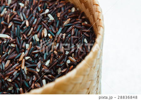 Purple rice berry, clean food. 28836848