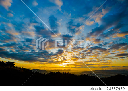 鬼ノ城 -日本の古代山城- 鬼城山からの日の出 28837989