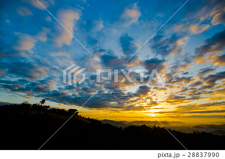 鬼ノ城 -日本の古代山城- 鬼城山からの日の出 28837990