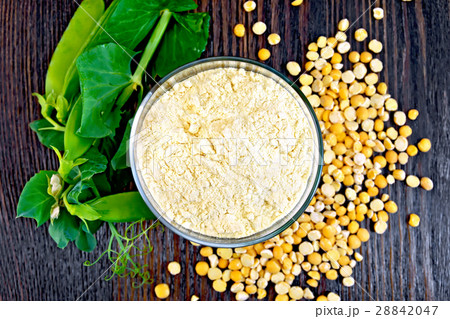 Flour pea in glassful on board top 28842047
