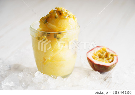pineapple and passionfruit sorbet 28844136