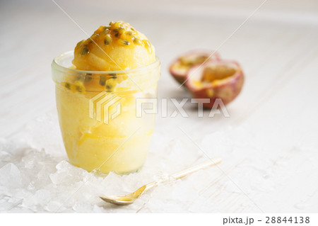 pineapple and passionfruit sorbet 28844138