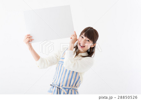若い女性、主婦、ホワイトボード、案内 若い女性、主婦、ホワイトボード、案内 28850526