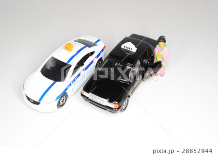 miniature figures of human in costumes 28852944