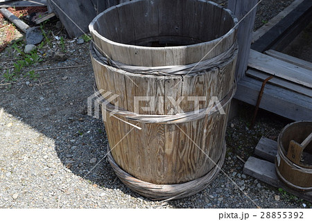 木製の桶 28855392